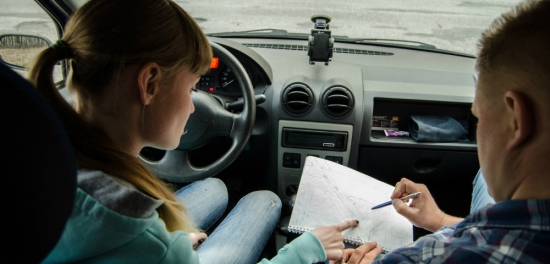 27% латвийцев голосуют за более сложный экзамен по вождению